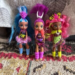 3 Cave club dolls